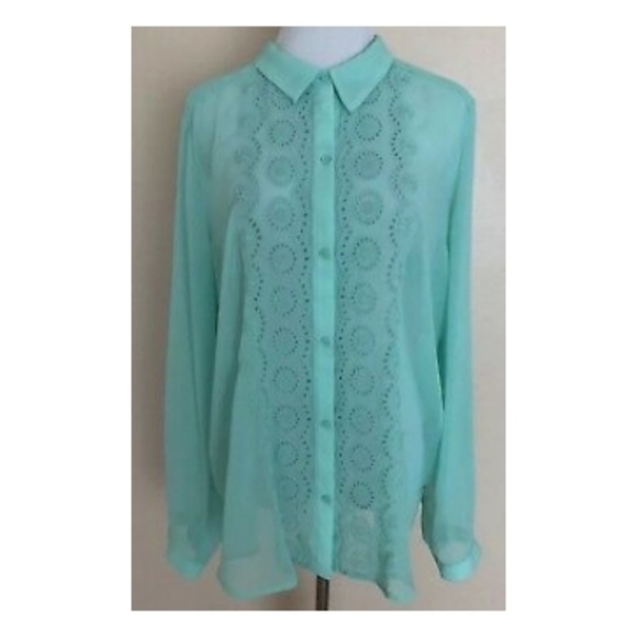 Sheer Lauren Conrad Blouse. - Picture 2 of 4